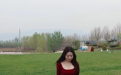 办公室扒开奶罩揉吮奶头A片小说